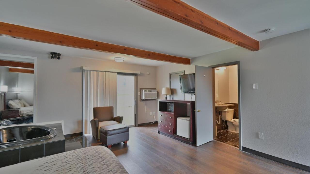 Maplehurst Motel Tunkhannock Ngoại thất bức ảnh
