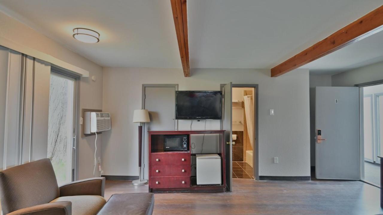 Maplehurst Motel Tunkhannock Ngoại thất bức ảnh