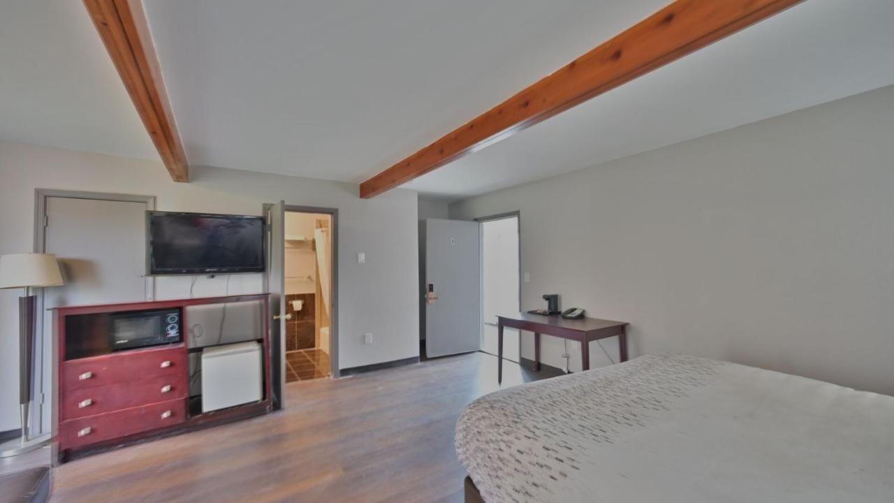 Maplehurst Motel Tunkhannock Ngoại thất bức ảnh