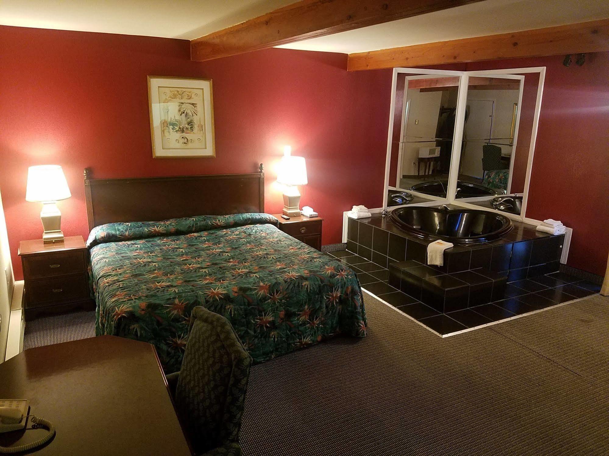 Maplehurst Motel Tunkhannock Ngoại thất bức ảnh