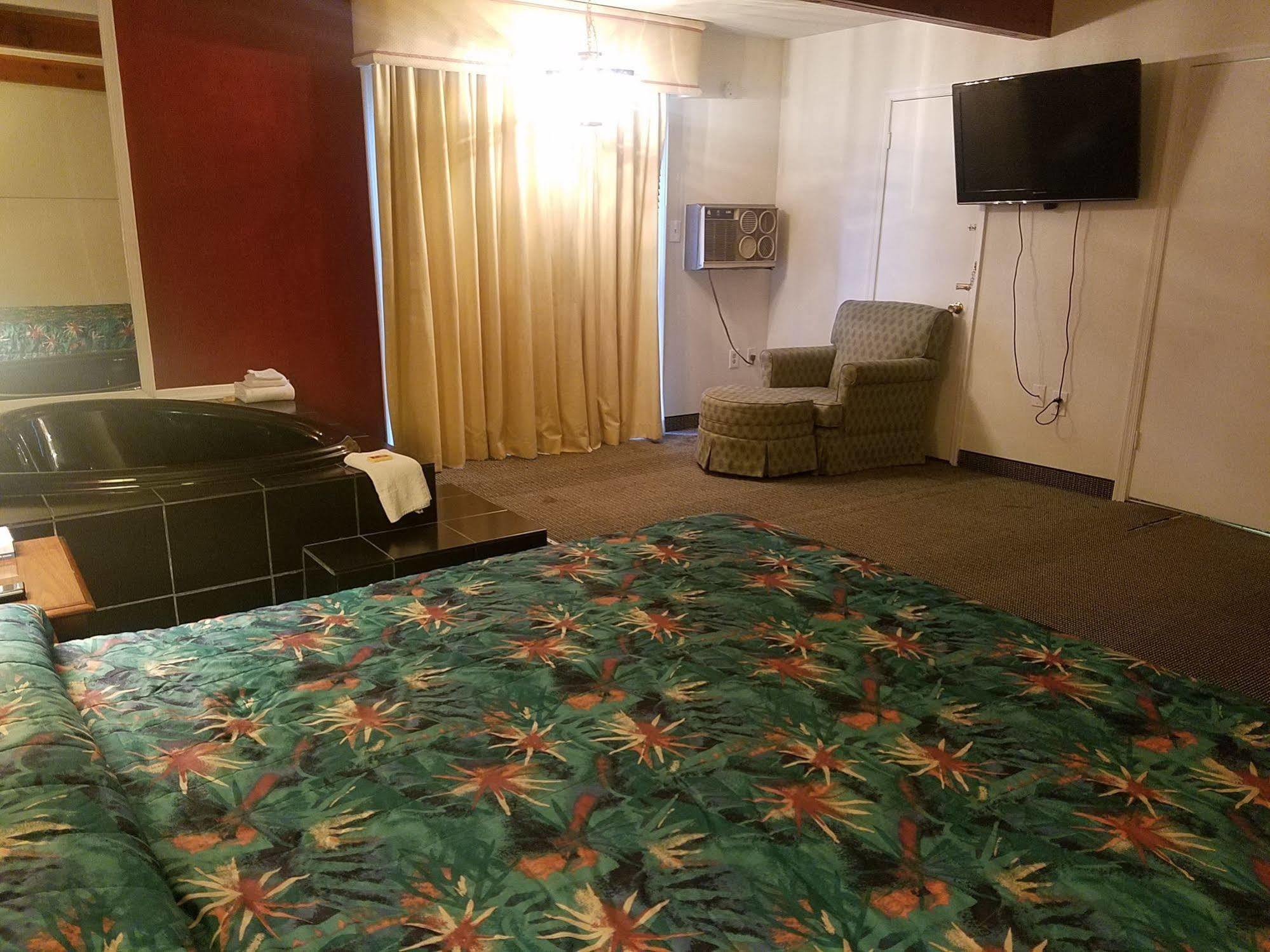 Maplehurst Motel Tunkhannock Ngoại thất bức ảnh